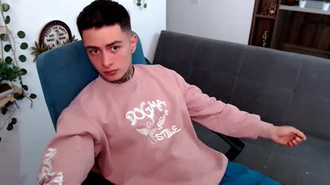 Snapshot of santi_ss chatting on 03/18/26, 03:04 santi_ss online show from 03/18/26, 03:04