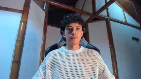 santi_twink19 online show from 02/09/26, 05:00