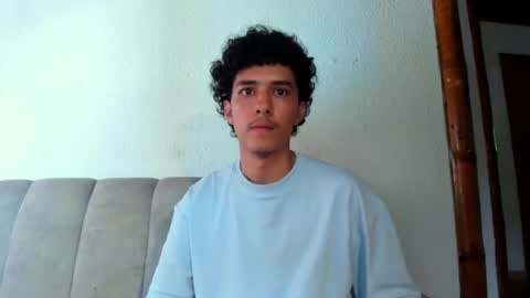 Snapshot of santi_twink19 chatting on 06/14/26, 11:40 santi_twink19 online show from 06/14/26, 11:40