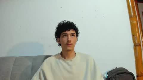 Snapshot of santi_twink19 chatting on 06/19/26, 09:13 santi_twink19 online show from 06/19/26, 09:13