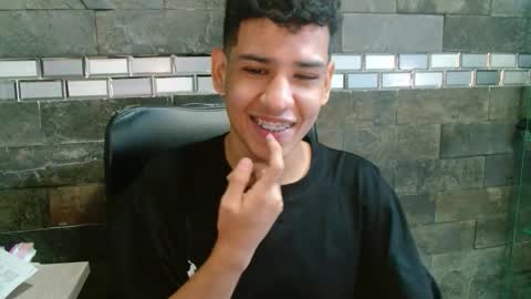 santi online show from 11/01/25, 10:23