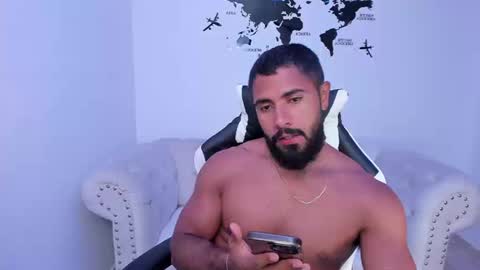 santiago_huntt online show from 09/22/25, 08:44