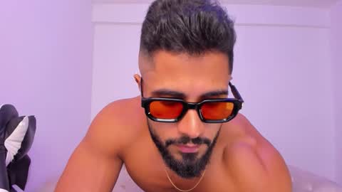 santiago_huntt online show from 03/17/26, 10:02