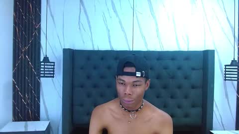 Snapshot of santiago_ortiz chatting on 02/18/26, 10:06 Santiiiiii online show from 02/18/26, 10:06