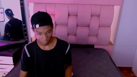 Snapshot of santiago_ortiz chatting on 03/01/26, 01:57 Santiiiiii online show from 03/01/26, 01:57