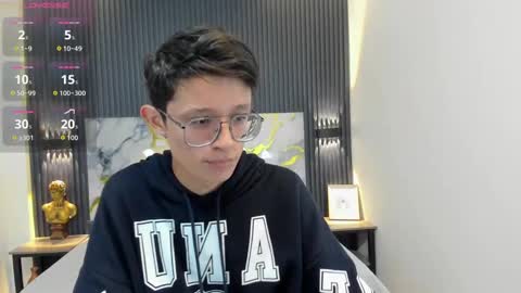 Snapshot of santiago_russo18 chatting on 10/09/25, 01:20 santiago_russo18 online show from 10/09/25, 01:20