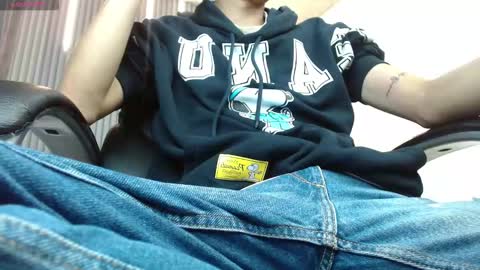 santiago_russo18 online show from 03/05/26, 12:56