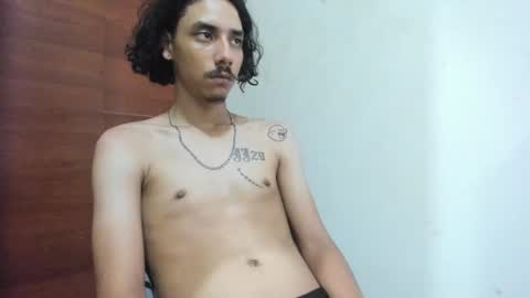 Snapshot of santiagoxxxtreme_ chatting on 12/15/24, 07:42 Santiago online show from 12/15/24, 07:42