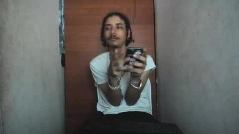 Snapshot of santiagoxxxtreme_ chatting on 01/04/25, 12:16 Santiago online show from 01/04/25, 12:16