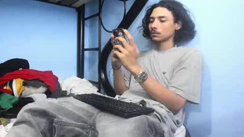 Snapshot of santiagoxxxtreme_ chatting on 01/30/25, 10:29 Santiago online show from 01/30/25, 10:29