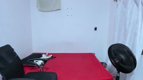 Julius Novachrono  online show from 02/02/25, 12:40