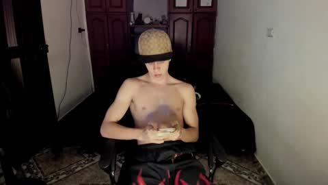 Julius Novachrono  online show from 03/05/25, 01:21