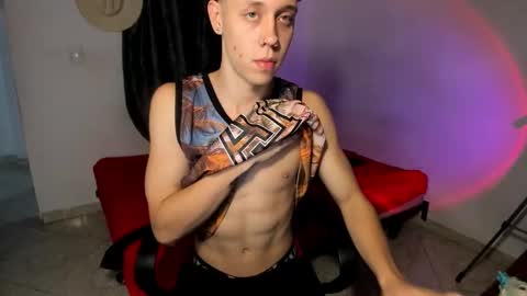 Julius Novachrono  online show from 12/19/25, 01:23