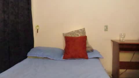 santiexxx online show from 10/09/25, 02:42