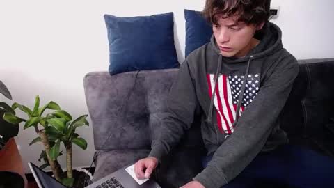 Santii online show from 12/29/24, 08:37