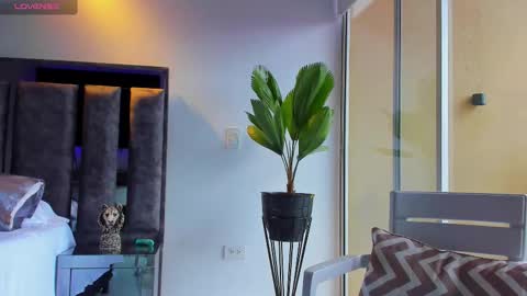 Santiago Seans online show from 10/08/25, 02:36