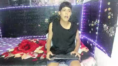 Snapshot of santos_xd chatting on 06/20/26, 03:42 santos online show from 06/20/26, 03:42