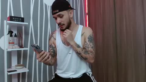 Snapshot of santti_torres chatting on 11/06/25, 05:08 Santy Torres online show from 11/06/25, 05:08