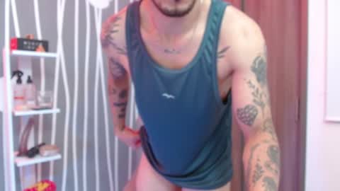 Snapshot of santti_torres chatting on 11/30/25, 04:27 Santy Torres online show from 11/30/25, 04:27