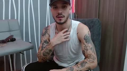 Snapshot of santti_torres chatting on 02/26/26, 04:00 Santy Torres online show from 02/26/26, 04:00