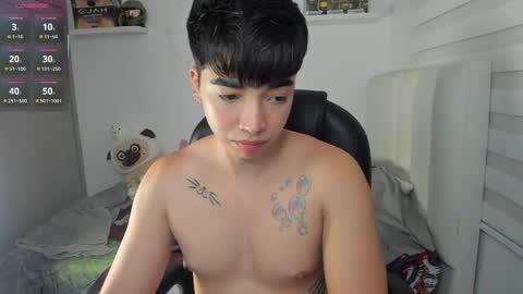 Snapshot of santy7u7 chatting on 04/25/26, 01:36 Mr. Santiago online show from 04/25/26, 01:36