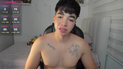 Snapshot of santy7u7 chatting on 06/23/26, 01:31 Mr. Santiago online show from 06/23/26, 01:31
