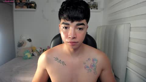 Snapshot of santy7u7 chatting on 07/26/26, 02:24 Mr. Santiago online show from 07/26/26, 02:24