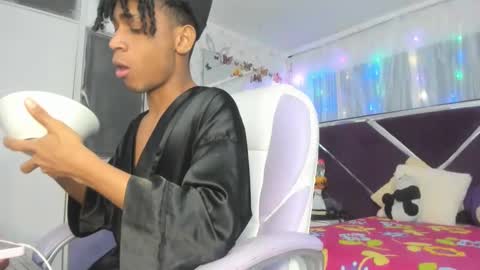 santy online show from 11/11/25, 04:34