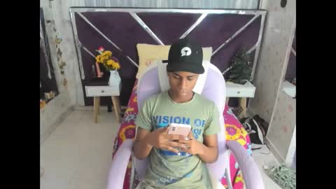 santy online show from 11/18/25, 11:36