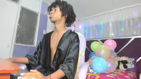 santy online show from 12/17/25, 12:11