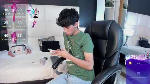 Snapshot of santy_carrington chatting on 12/07/24, 09:06 Santiago Carrington online show from 12/07/24, 09:06