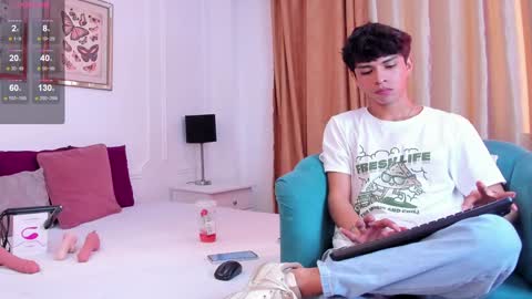 Snapshot of santy_carrington chatting on 12/10/24, 09:11 Santiago Carrington online show from 12/10/24, 09:11