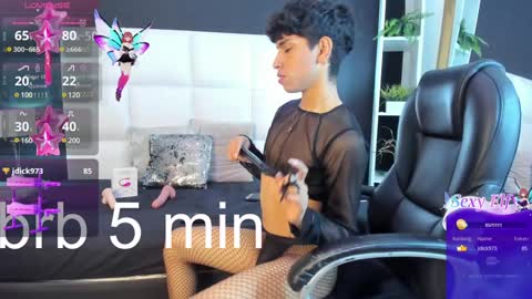 Snapshot of santy_carrington chatting on 12/13/24, 03:27 Santiago Carrington online show from 12/13/24, 03:27