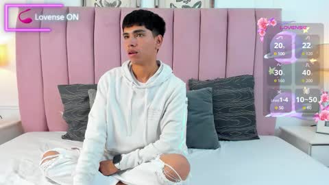 Santiago Carrington online show from 03/12/26, 08:59