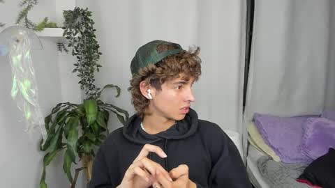 kitty online show from 12/18/25, 03:45