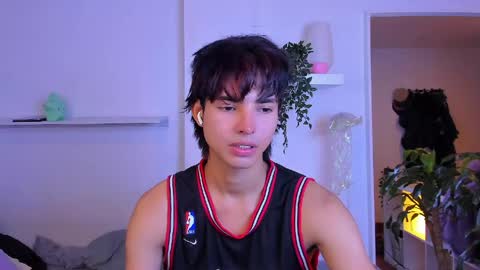 kitty online show from 06/09/26, 02:34
