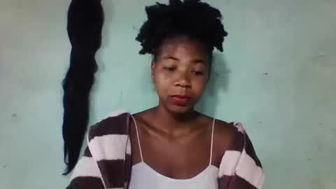 sanyah0123 online show from 11/17/25, 04:13