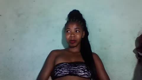 sanyah0123 online show from 11/25/25, 02:17