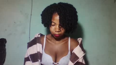 sanyah0123 online show from 01/15/26, 06:51