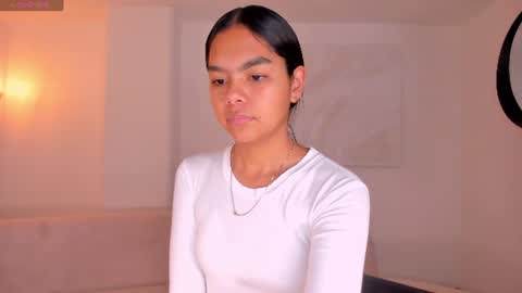 Snapshot of saphirajames chatting on 06/25/26, 02:00 Saphira James online show from 06/25/26, 02:00