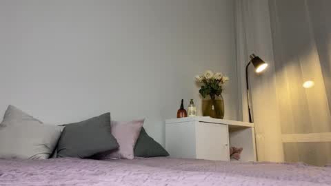 Anny online show from 11/24/25, 04:51