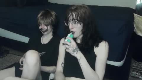 Snapshot of sapphicvoid chatting on 03/12/25, 02:20 Jade online show from 03/12/25, 02:20