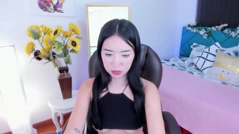    Safira     online show from 11/26/25, 07:59