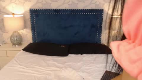 Sara online show from 09/14/25, 10:09