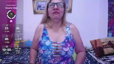 sara online show from 11/22/25, 03:05