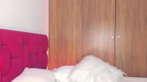 Sara online show from 02/05/25, 03:31