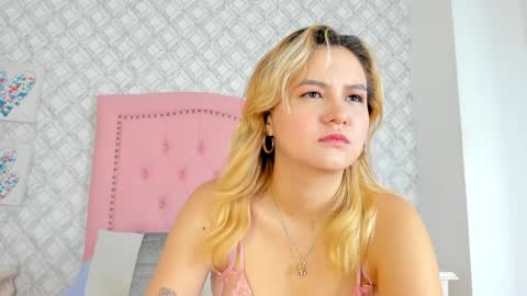 Snapshot of sara__williams chatting on 02/04/25, 03:44 Sara online show from 02/04/25, 03:44
