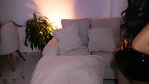 Sara  online show from 11/04/25, 12:54