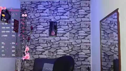Snapshot of sara_alvarez_ chatting on 02/06/25, 07:13 Sara  online show from 02/06/25, 07:13
