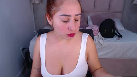 Snapshot of sara_angeelss chatting on 05/23/26, 11:31 Sara... online show from 05/23/26, 11:31